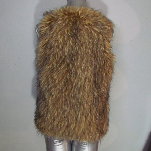 Chic Faux Fur Brown Vest - Picture 4 of 5